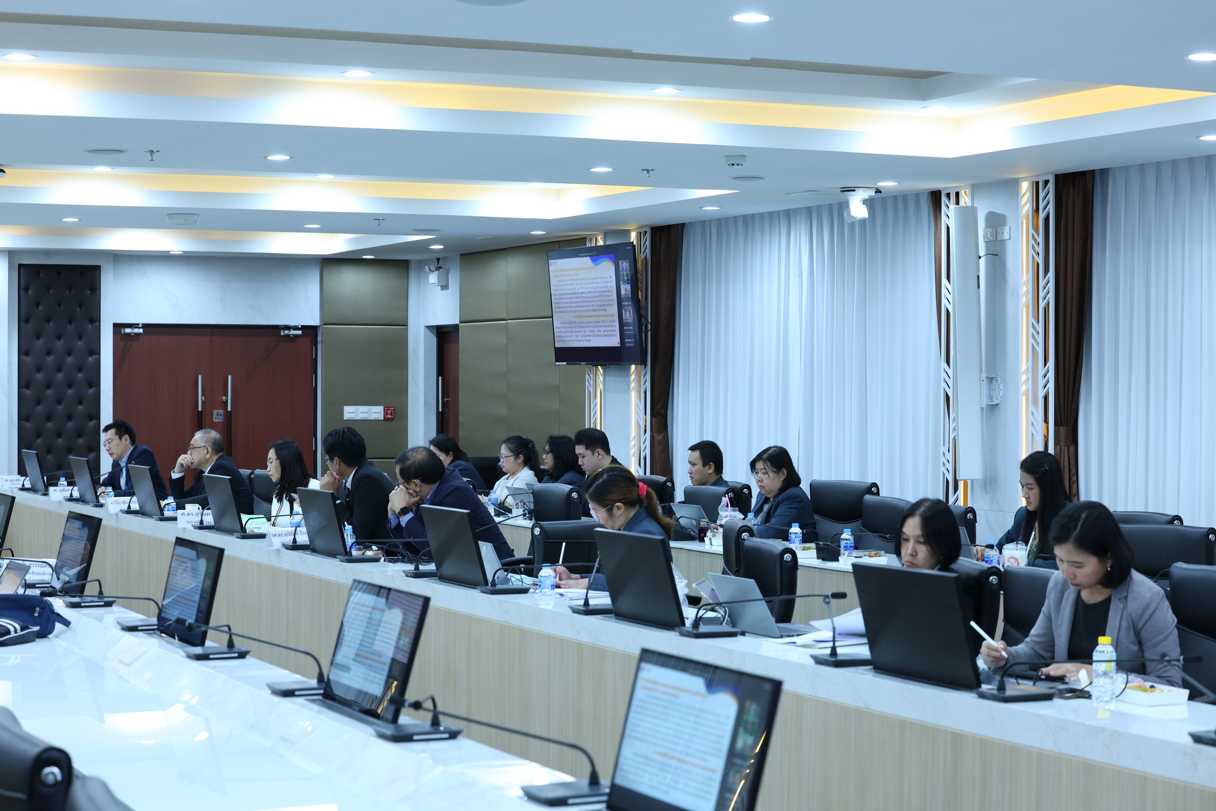 IMAGE - 4437
