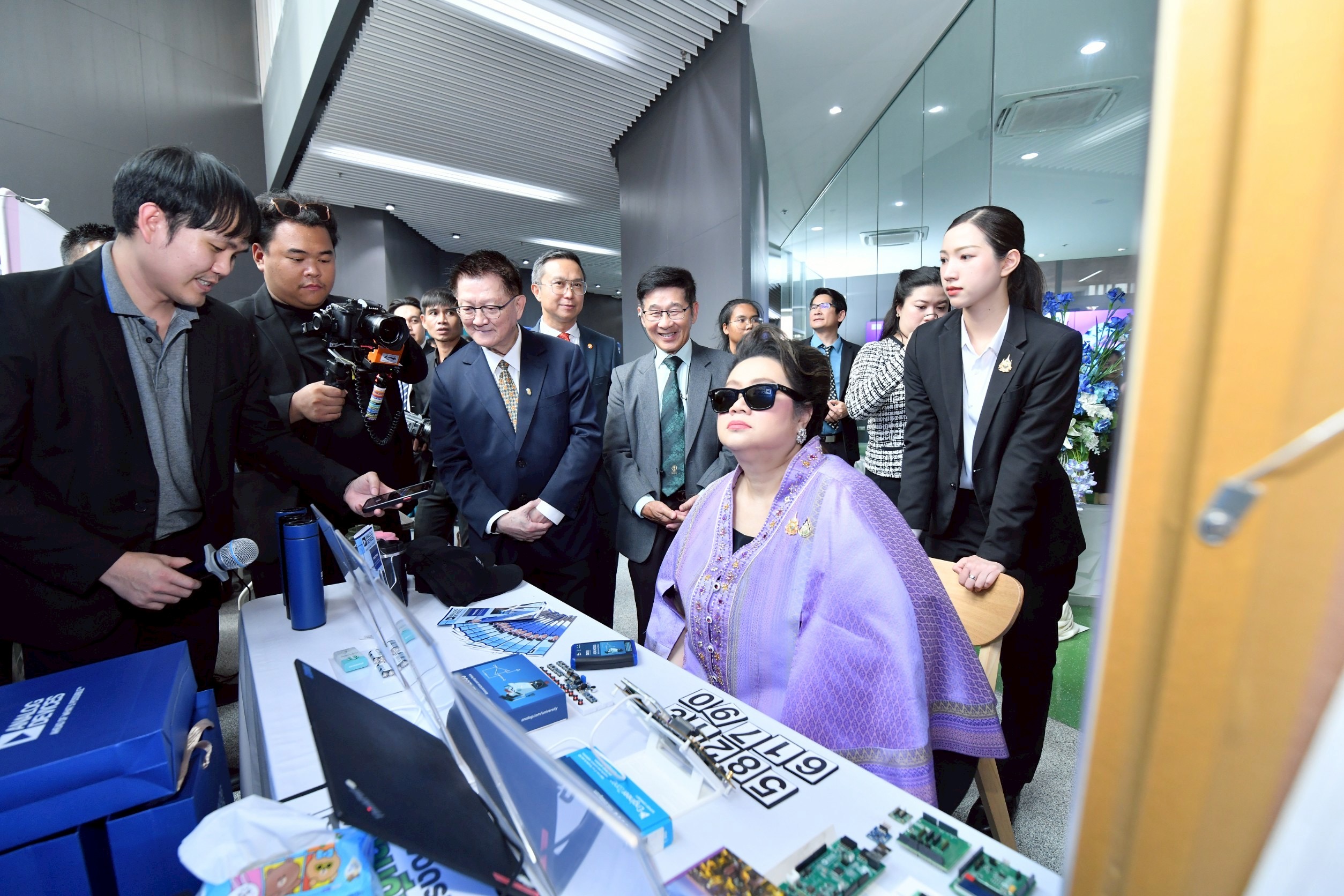 IMAGE - 4536